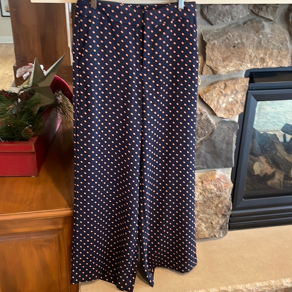 NWT Banana Republic wide leg pant. Navy blue with tan polka dots.